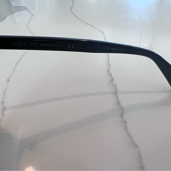 GUCCI CAT EYE SUNGLASSES - Picture 9 of 10